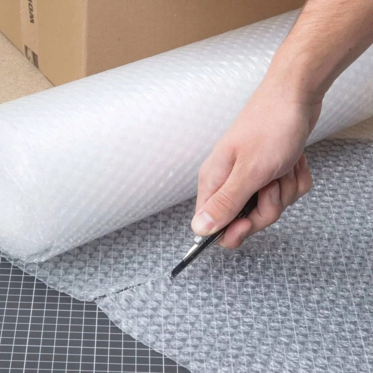 zastosowanie noża WOLFCRAFT 4305100 do foli bąbelkowej