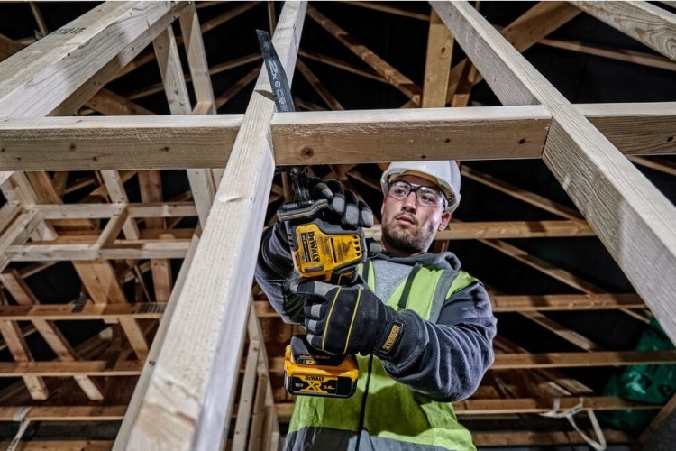 Piła szablasta DEWALT DCS369N zastosowanie