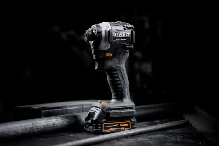Zakrętarka udarowa McLaren DeWalt DCF85M