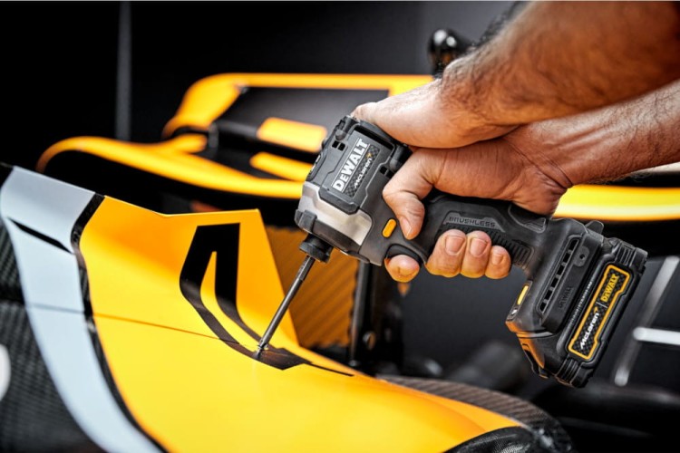 Zakrętarka udarowa McLaren DeWalt DCF85M zastosowanie