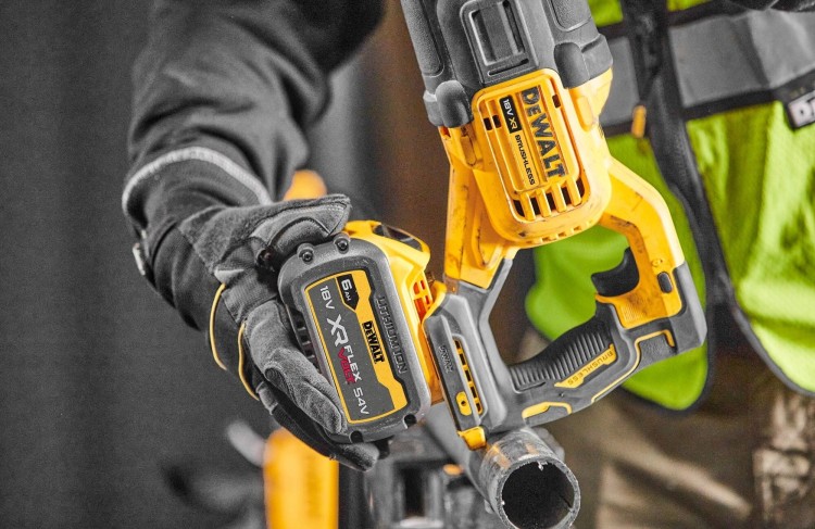 Pilarka piła szablasta DeWalt DCS386NT