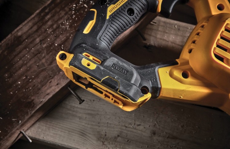 DeWalt DCS386NT
