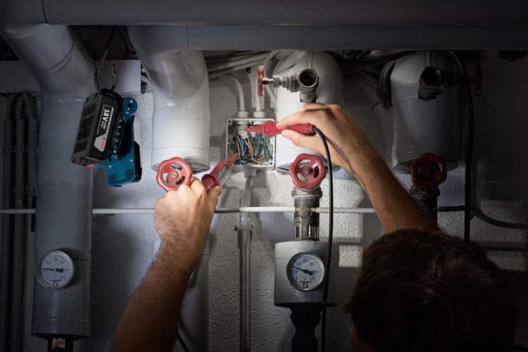 zastosowanie lampy akumulatorowej GLI VariLED Bosch