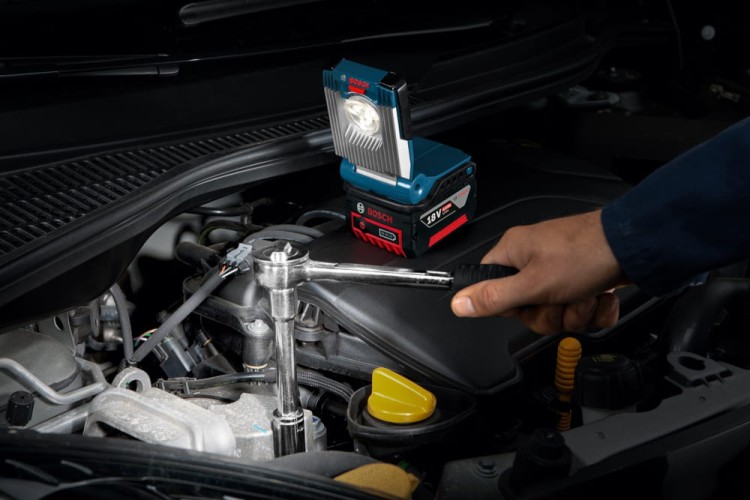zastosowanie lampy akumulatorowej GLI VariLED Bosch