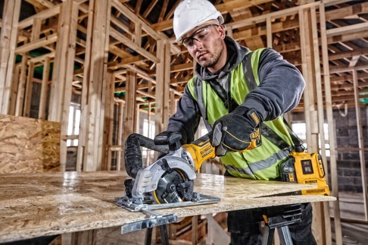 Pilarka tarczowa DeWALT DCS571NT zastosowanie
