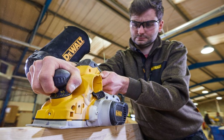 Strug elektryczny sieciowy DEWALT