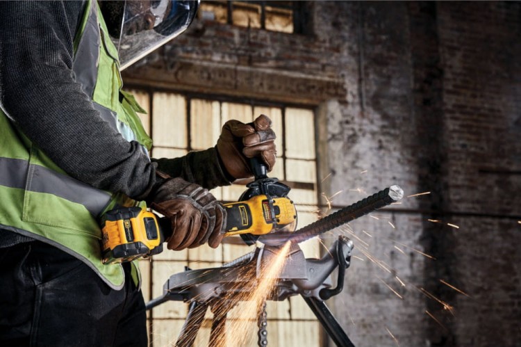 zastosowanie szlifierki kątowej DEWALT DCG409