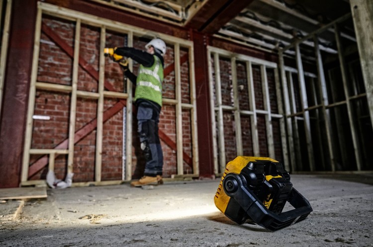 Zastosowanie lampy oświetleniowej   DeWalt DCL077  LED 12V/18V