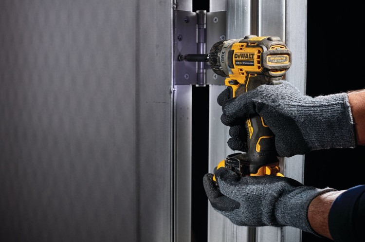 Zastosowanie zakrętarki udarowej bezszczotkowej Dewalt DCF601N 12V