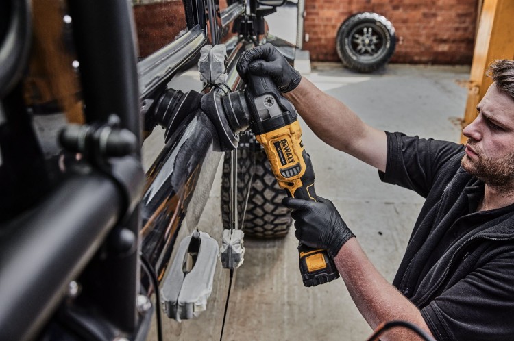 Dewalt DCM848N Polerka rotacyjno-mimośrodowa 125 mm 18V XR - zastosowanie