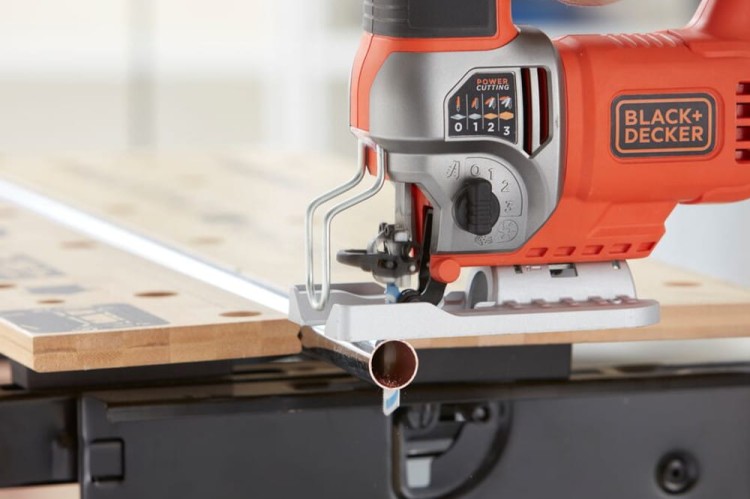 Wyrzynarka akumulatorowa Black Decker BES610 zastosowanie