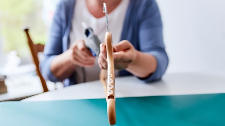 Pistolet do klejenia Dremel Glue Gun 910 zastosowanie