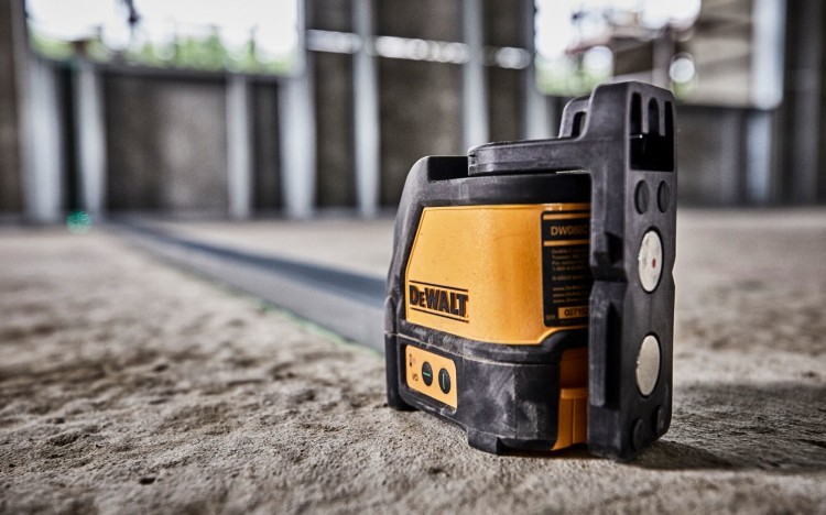 zastosowanie lasera liniowego DEWALT DW088CG