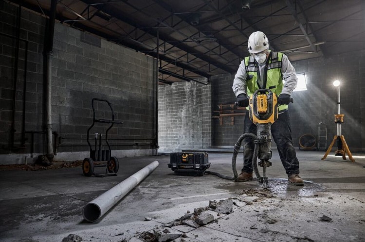 Młot wyburzeniowy DeWalt DCH966Z2 zastosowanie
