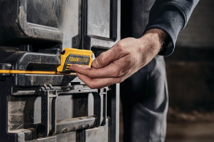 Skrzynia narzędziowa na kołach DeWALT DWST83402-1 zastosowanie