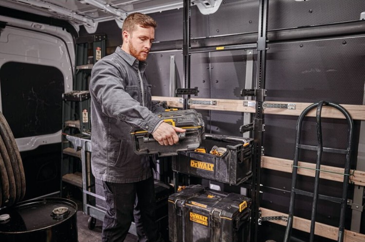 Skrzynia narzędziowa ToughtSystem 2.0 DS166 DeWALT zastosowanie