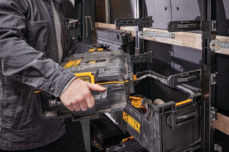 Skrzynia narzędziowa ToughtSystem 2.0 DS166 DeWALT zastosowanie