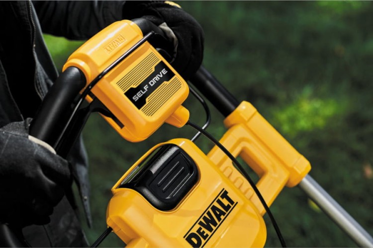 Zastosowanie DEWALT Kosiarka