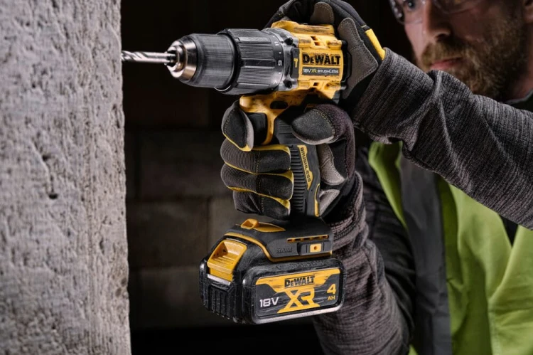 Wiertarko wkrętarka udarowa DeWalt DCD100YM2T zastosowanie
