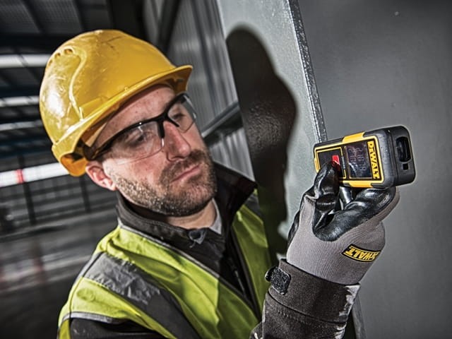 zastosowanie dalmierza laserowego DeWALT DW033