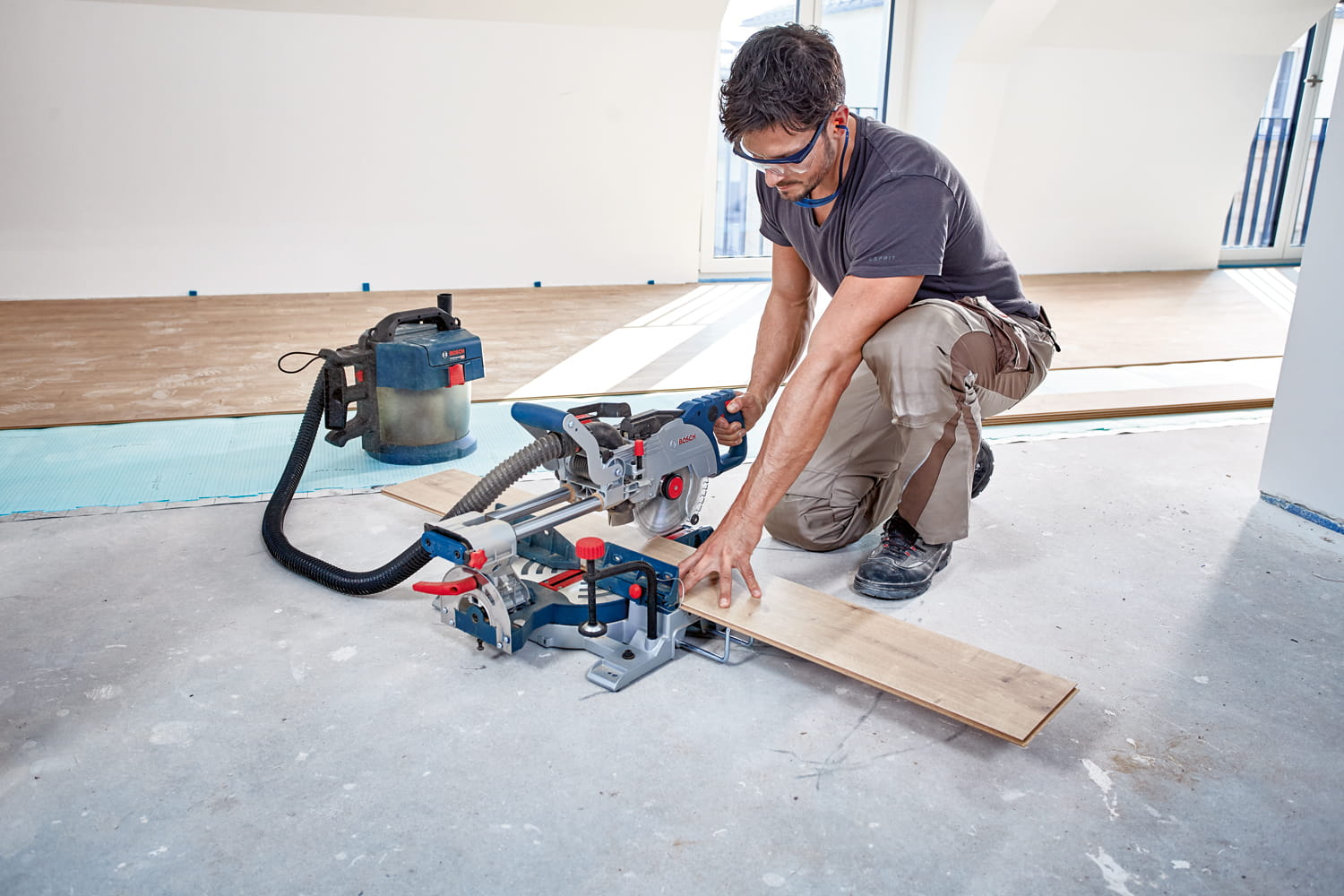 BOSCH GCM 18V-216