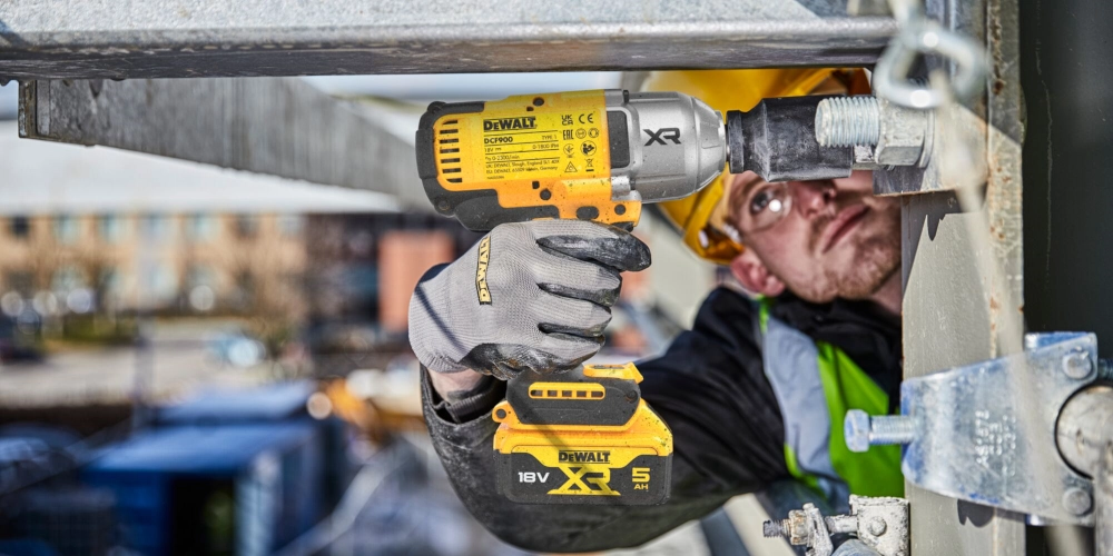 DEWALT DCF900P2T