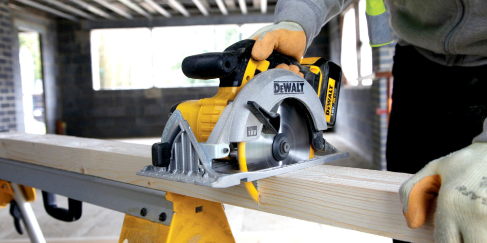 Pilarka tarczowa DeWALT DCS391