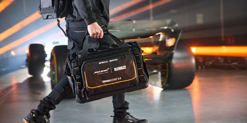 Zastosowanie torby narzędziowej McLaren DeWALT DWST83542-1