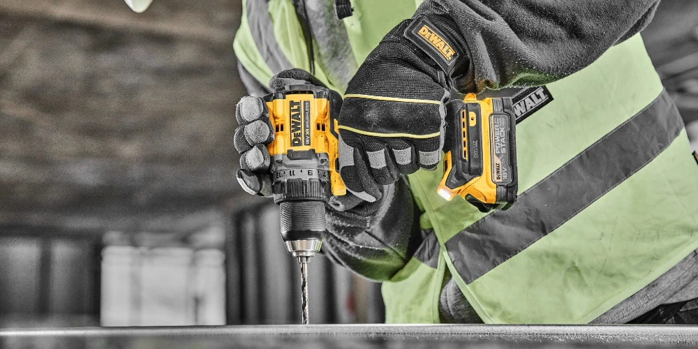 Zastosowanie wiertarki DeWALT DCD800