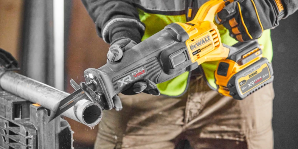 Zastosowanie piły DeWALT DCS386N 