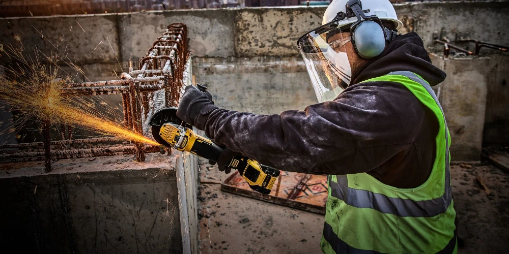 Zastosowanie szlifierki DeWALT DCG405