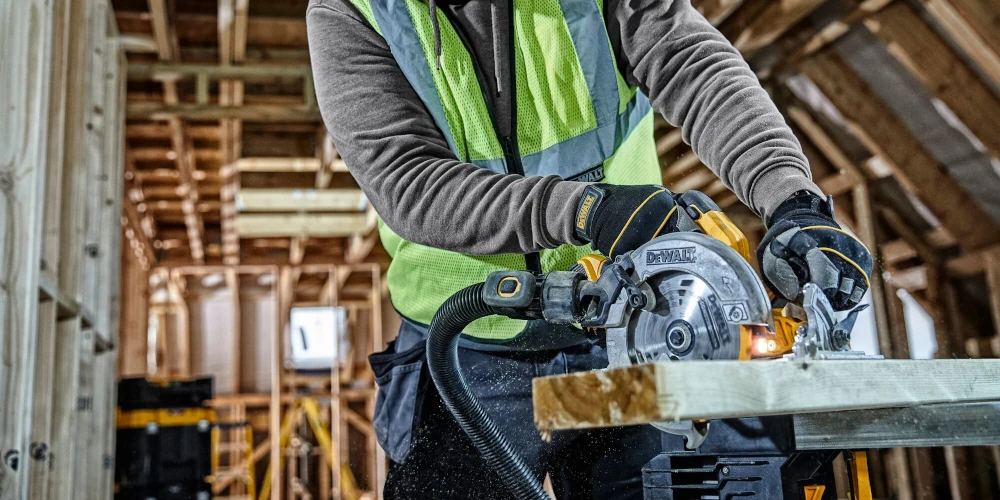 Zastosowanie Pilarki DeWALT DCS570