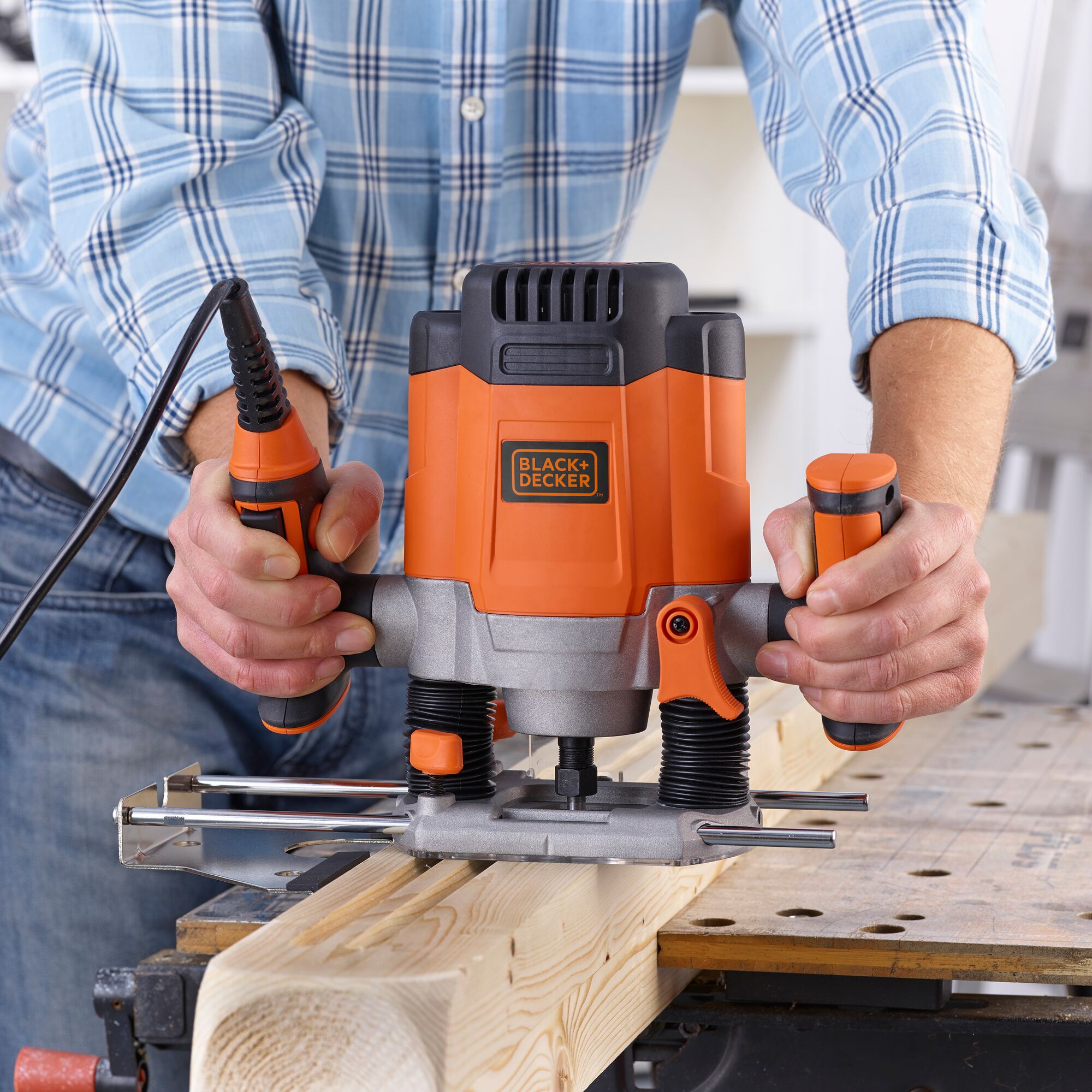 frezarka górnowrzecionowa Black Decker KW1200EKA