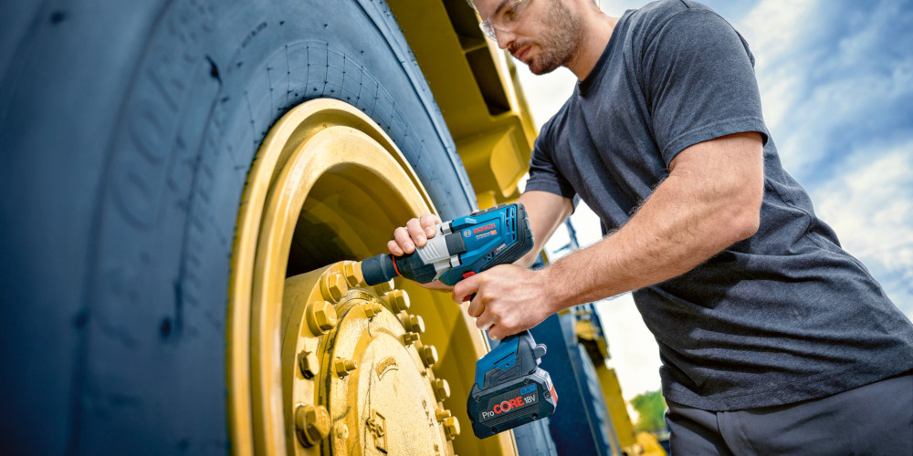 dokręcanie śrub - klucz udarowy Bosch GDS 18V-1600 HC Professional