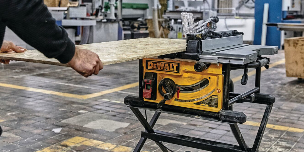 Pilarka stołowa DeWALT DWE7492