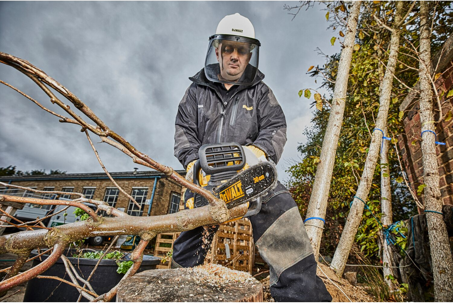 Akumulatorowa Pilarka łańcuchowa do gałęzi 18V XR korpus DeWALT DCMPS520N