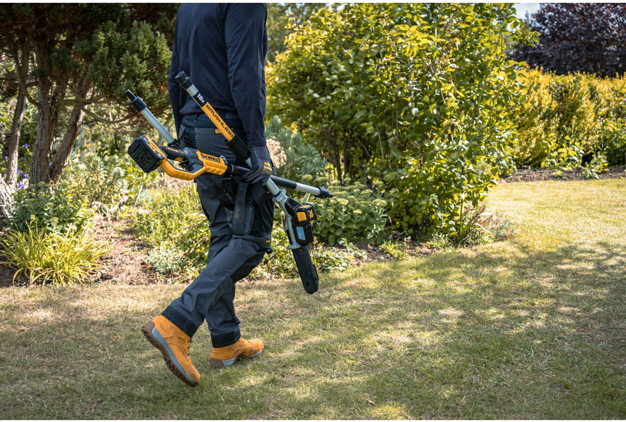 Pilarka na wysięgniku DCMPS567N