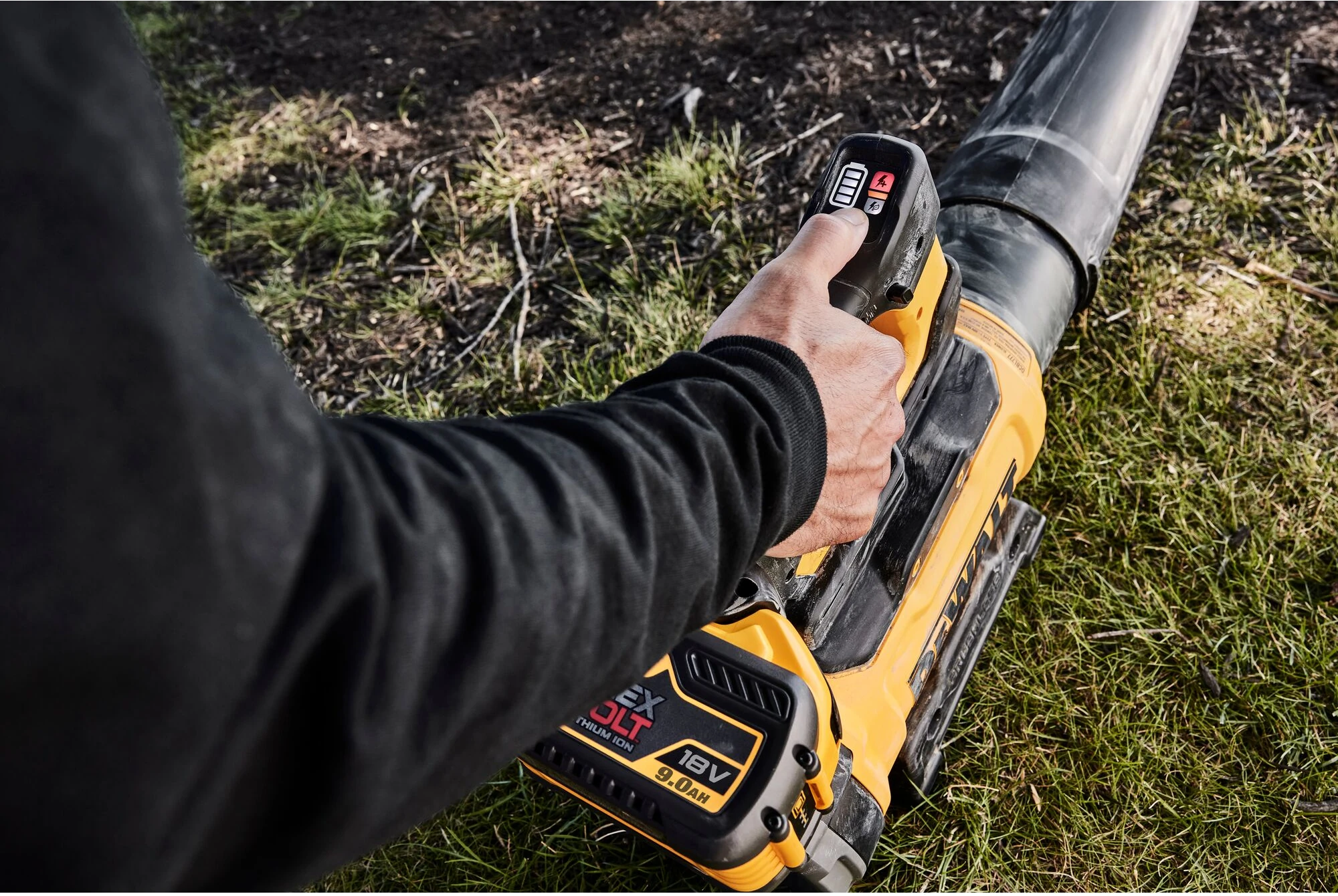 Zastosowanie dmuchawy akumulatorowej dewalt