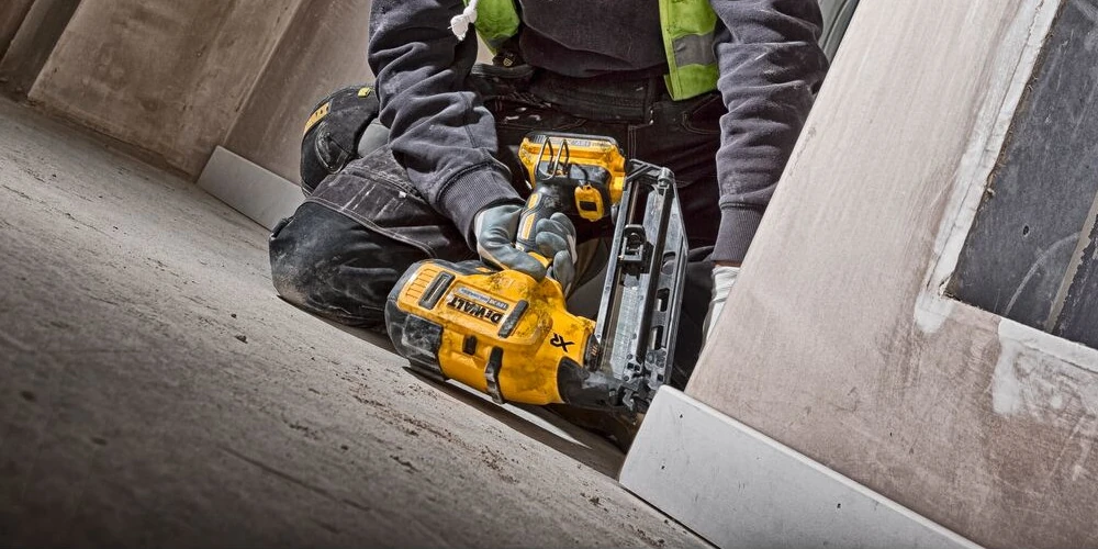 Dewalt XR DCN660