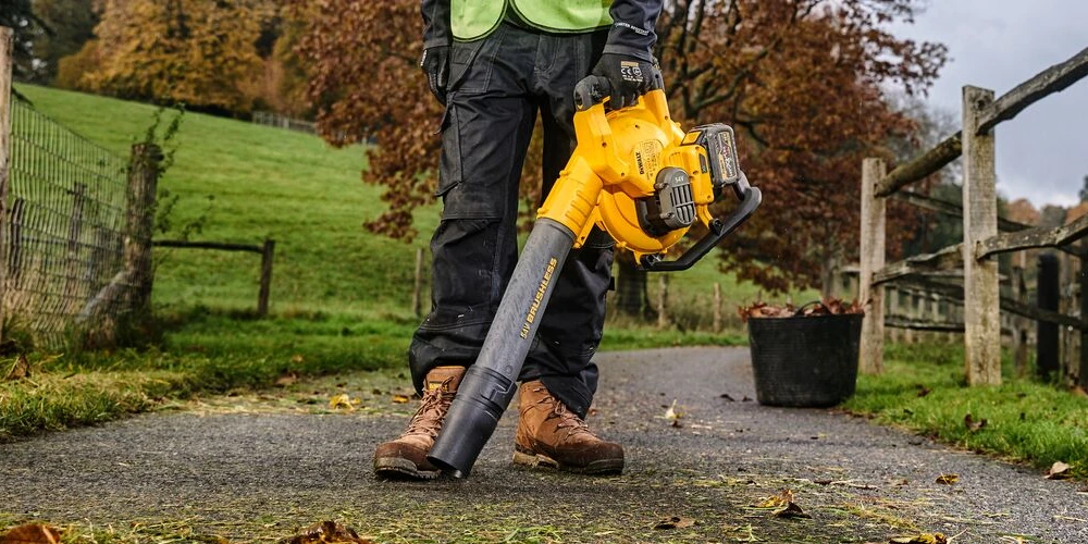 Dewalt 54V XR FLEXVOLT DCM572