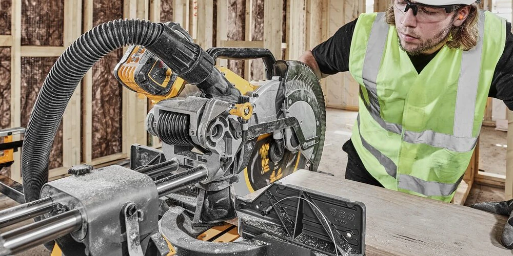 Dewalt 54V XR FLEXVOLT DCS781