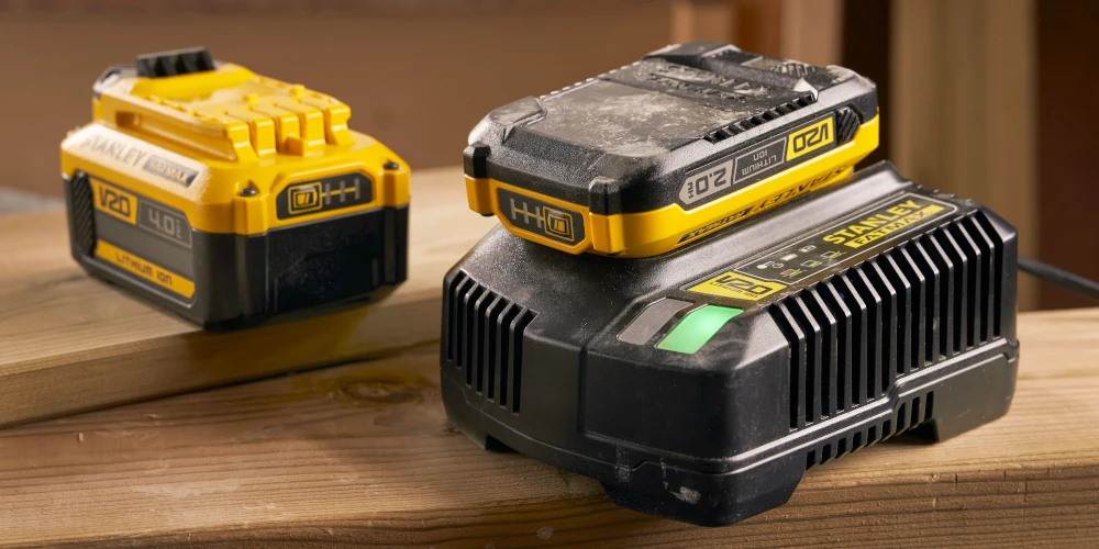 Ładowarka i akumulatory Stanley FATMAX V20