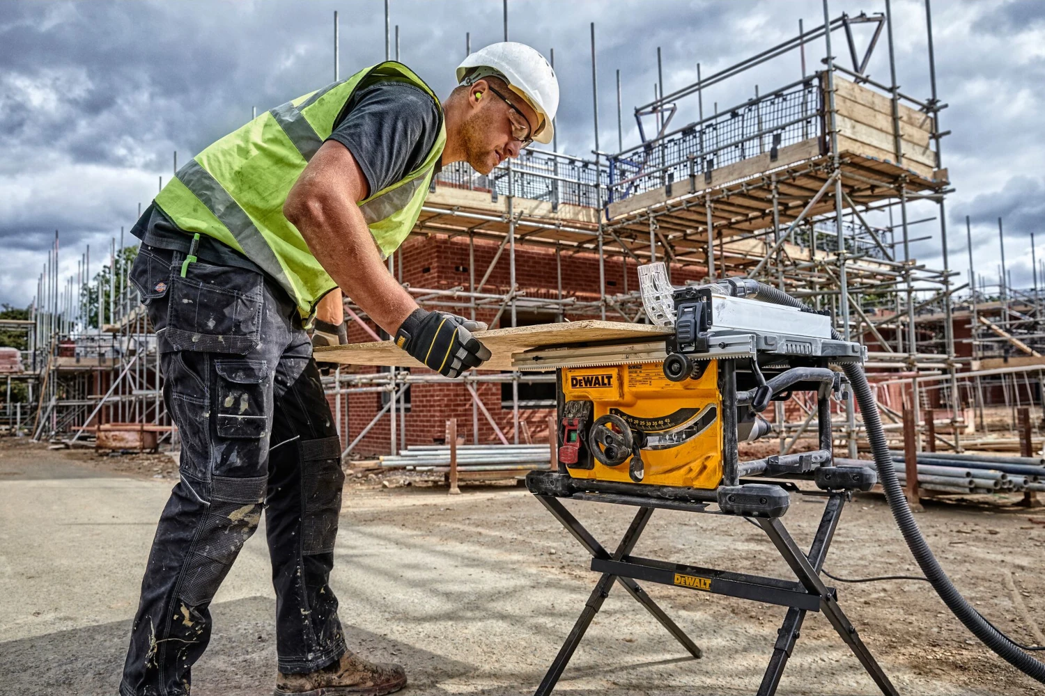 Jakie są zastosowania piły stołowej?