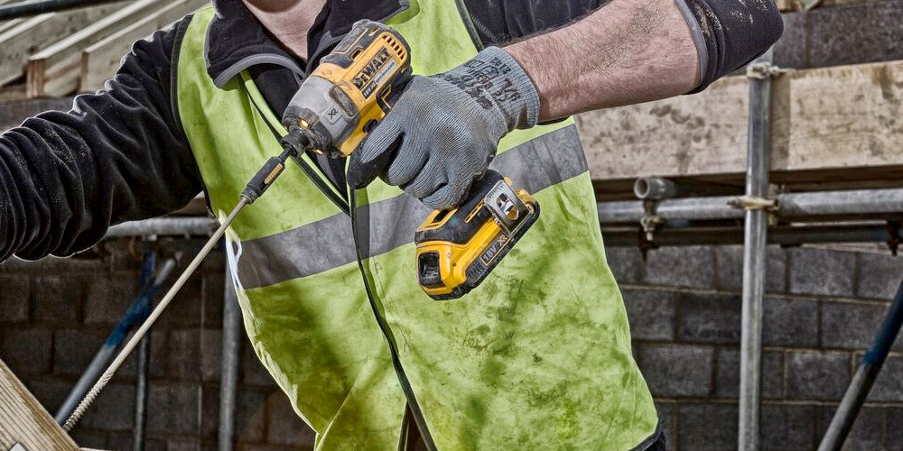zakrętarka udarowa DeWalt DCF887