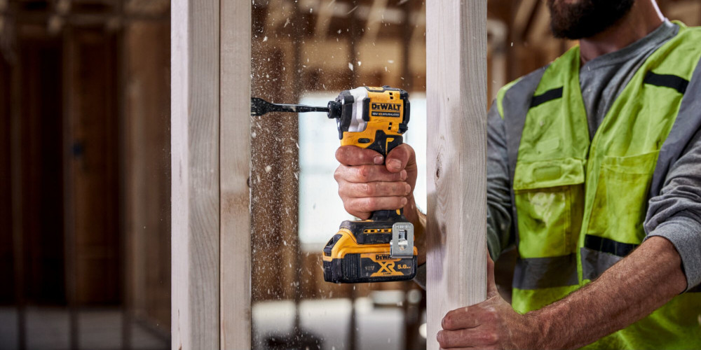 zakrętarka udarowa DeWalt DCF850