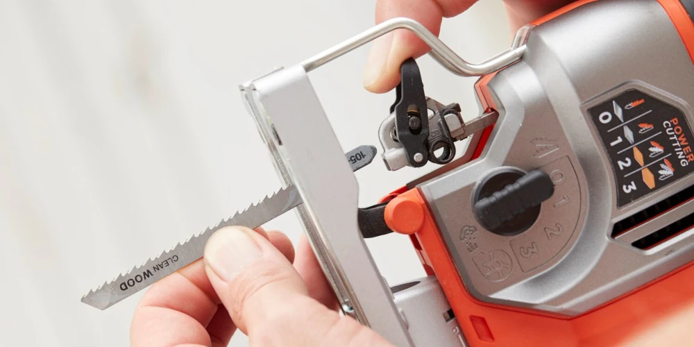 System mocowania brzeszczotów